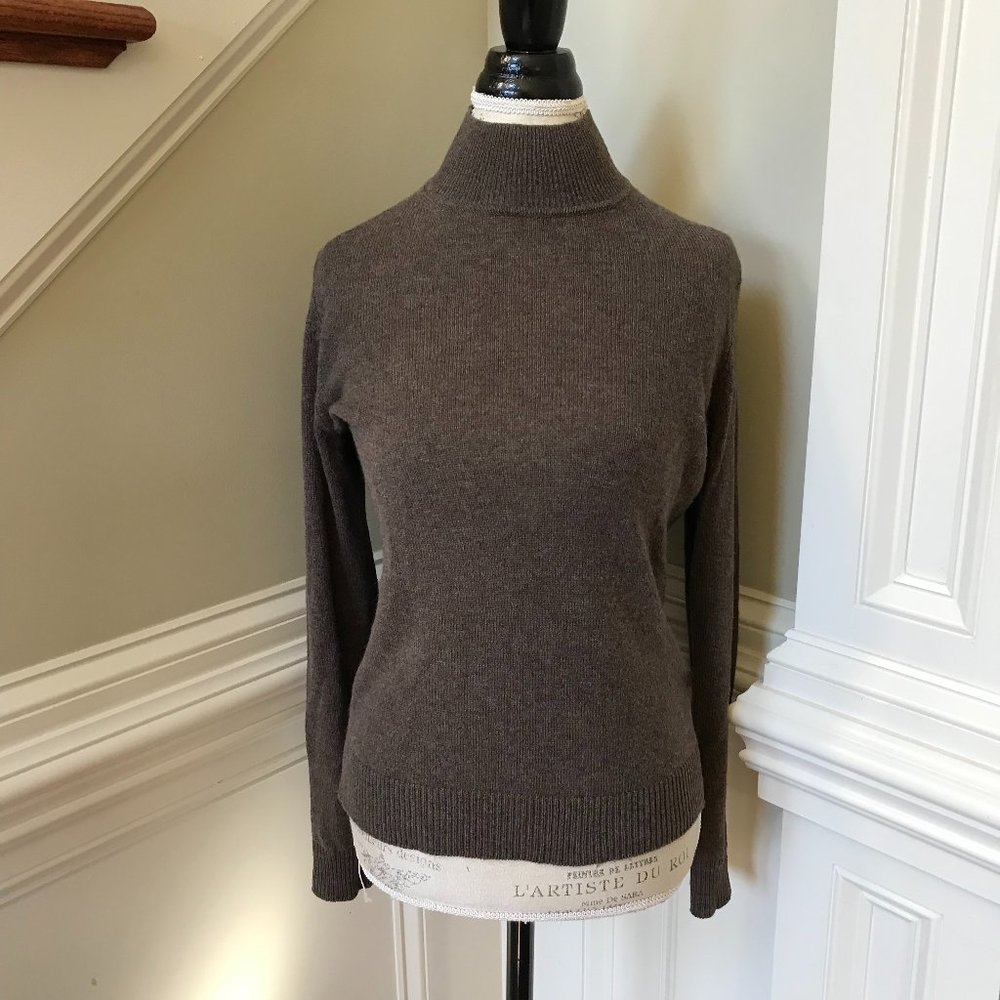 Theory Basic Turtleneck Feather Cashmere Sweater Womens Medium Brown Long Sleeve